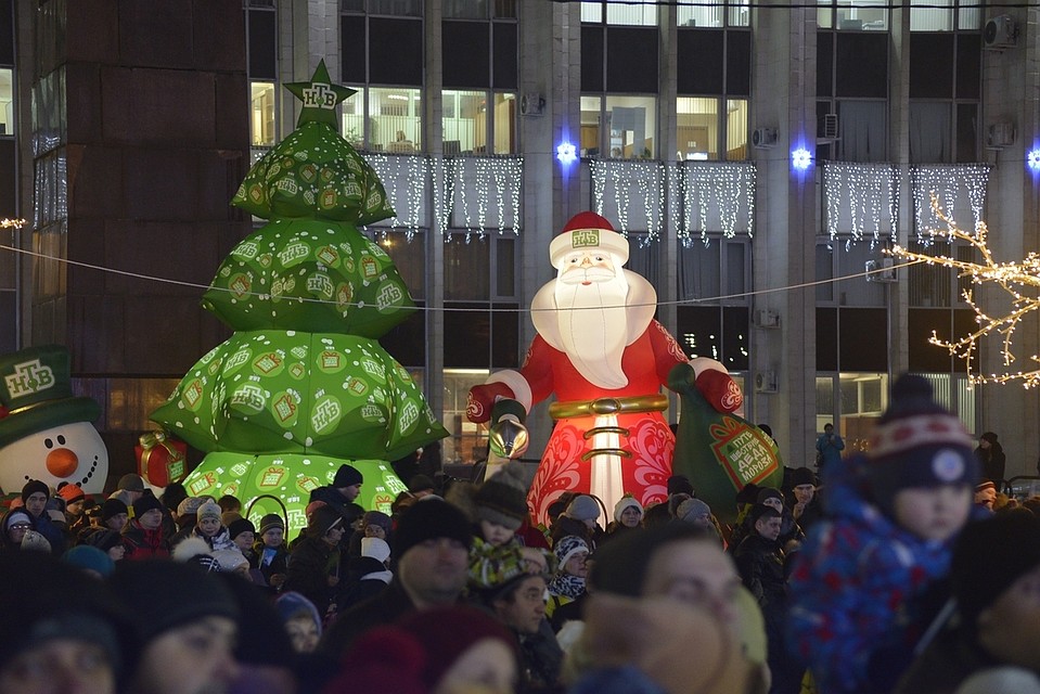 Тула новогодние праздники. Тула новогодняя карусель. Елка в туле 2022. Тула новогодняя столица графика. Тула новогодние праздники.